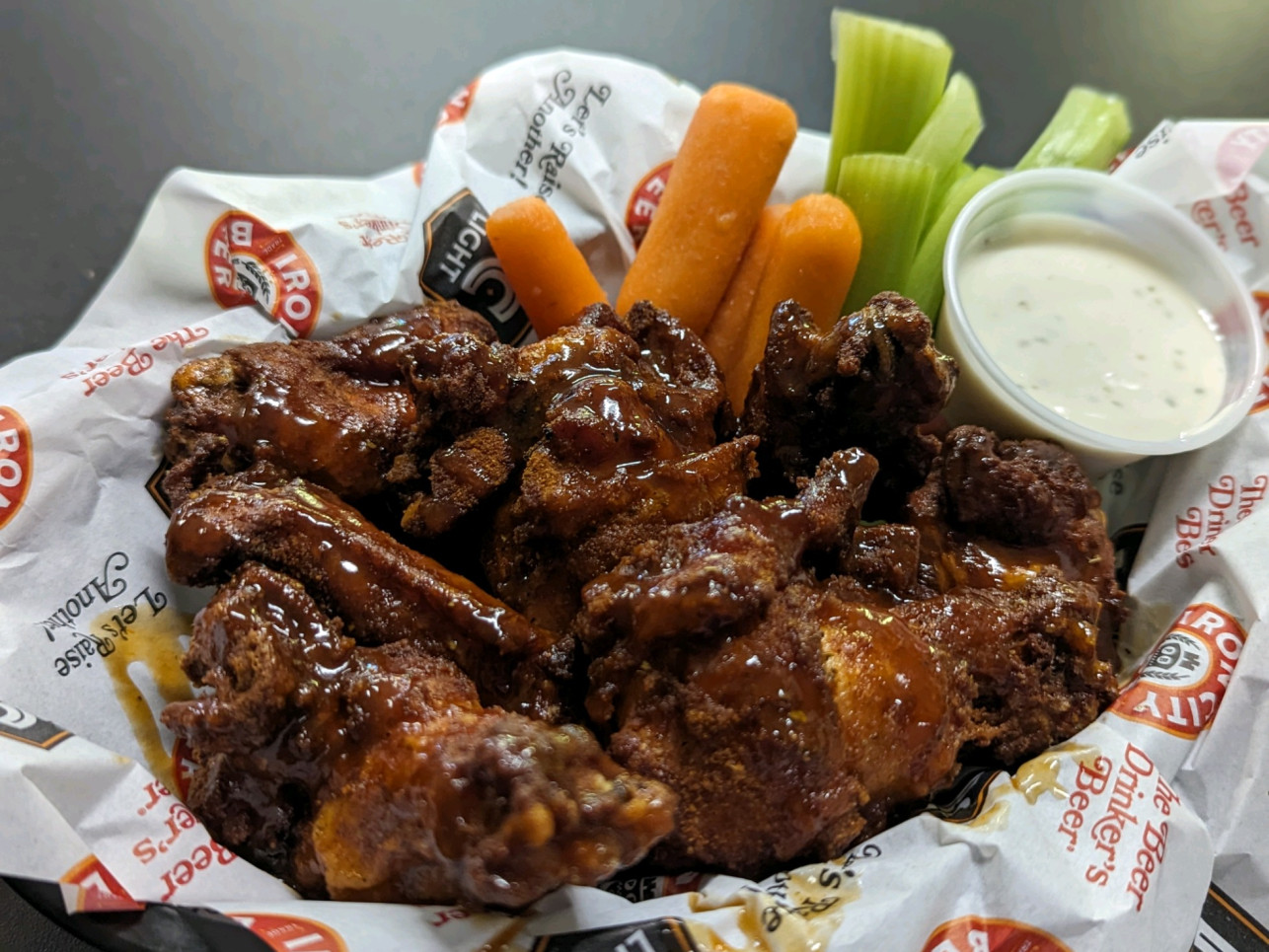 Aug24wingofthemonth credit 6packHOB