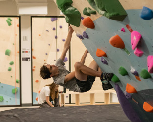 Climbing at ASCEND Erie provided by Ascend Erie Fall 2022 4 resize
