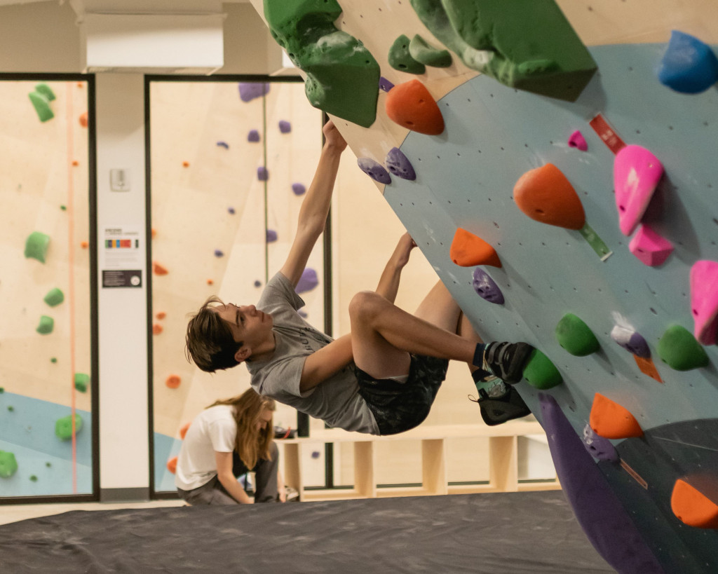Climbing at ASCEND Erie provided by Ascend Erie Fall 2022 4 resize
