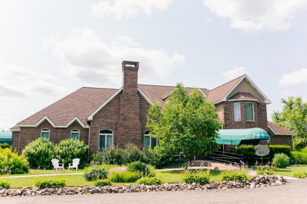 The Seasons Inn photo
