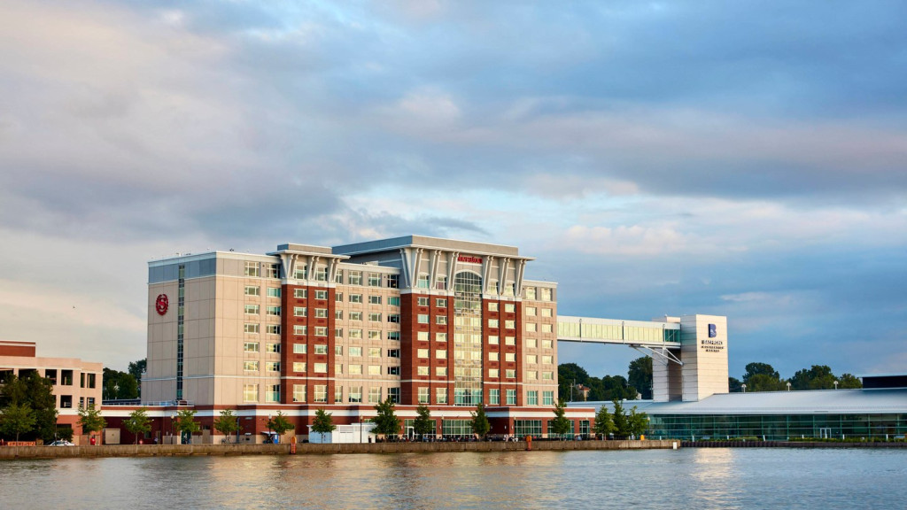 erisi sheraton erie 0545 hor wide
